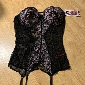Lace and textured Mesh and Merrywidow